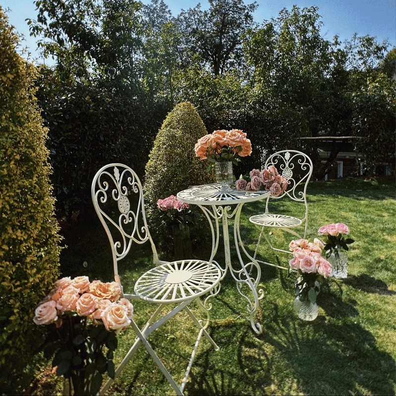 Franse vintage ijzeren tafel e - Outdoor Furniture Cafe recensie en prijs